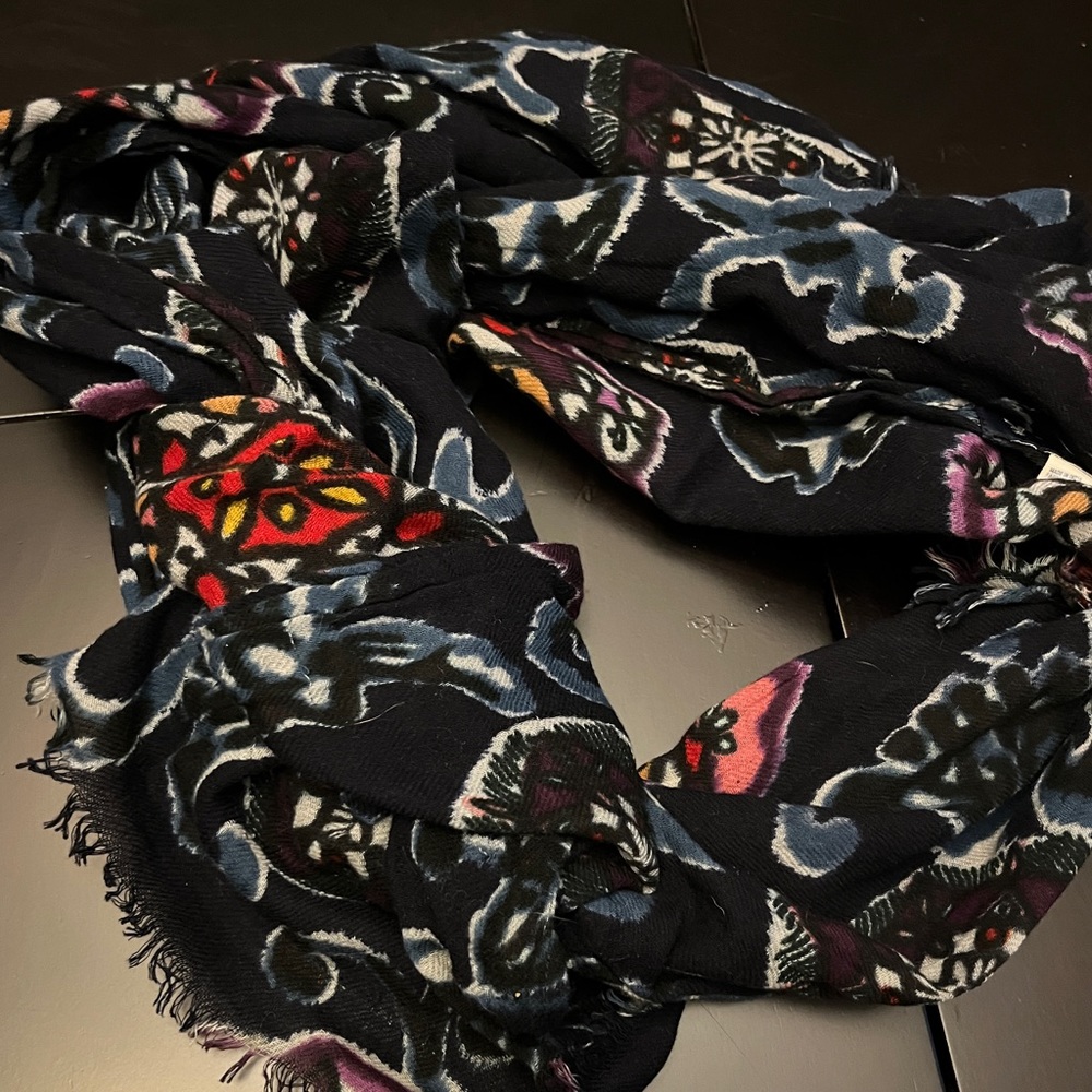 Navy print American Eagle scarf